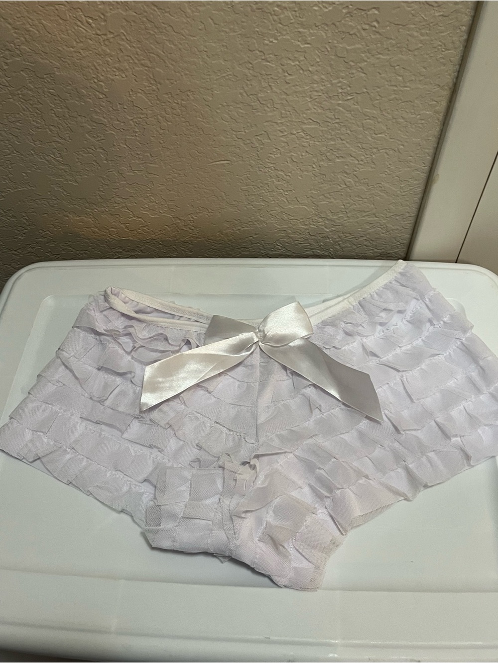 Daisy Corsets White Ruffle Satin-Bow Boyshorts